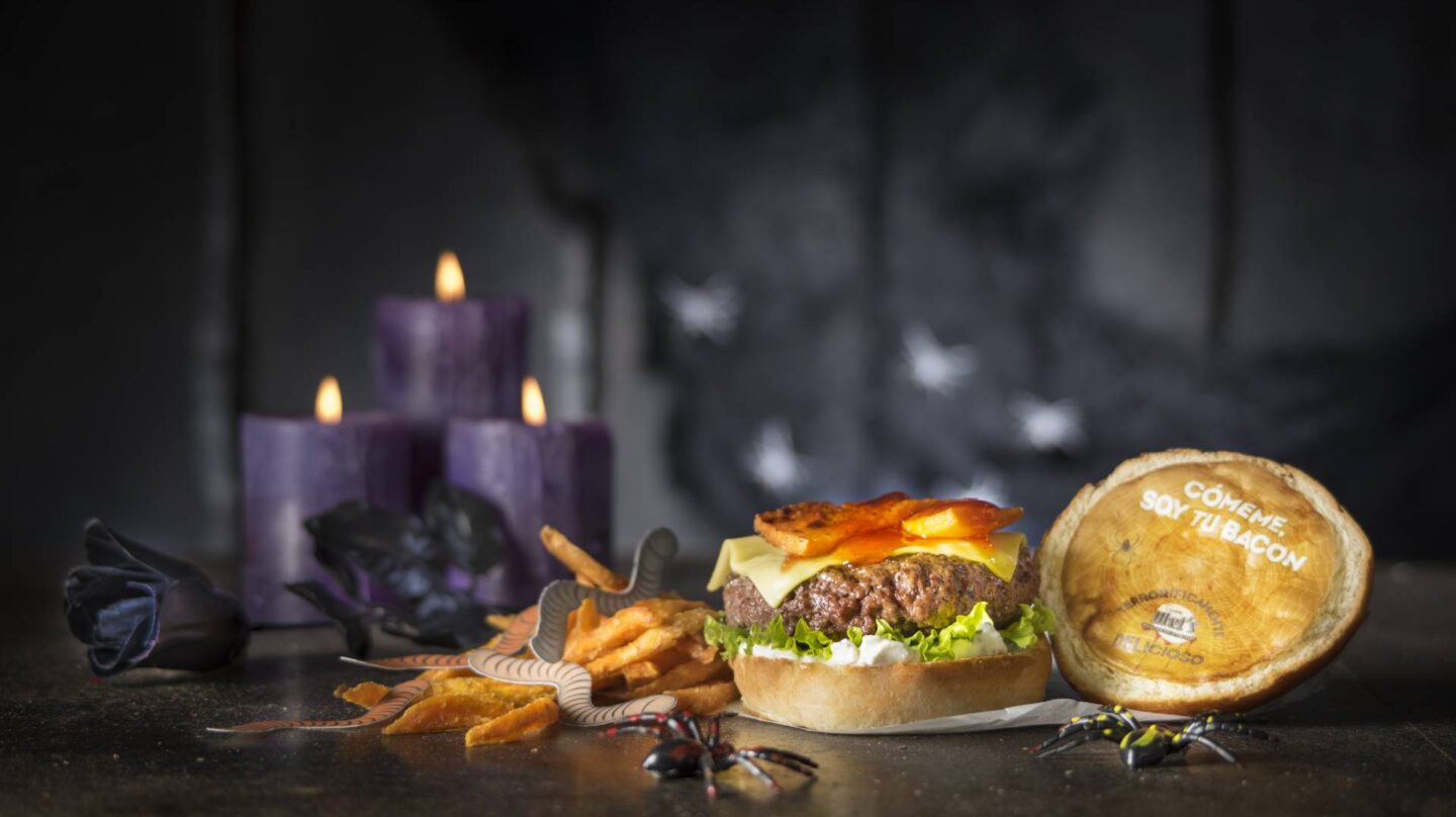La hamburguesa especial Halloween con papel comestible de Tommy Mel's