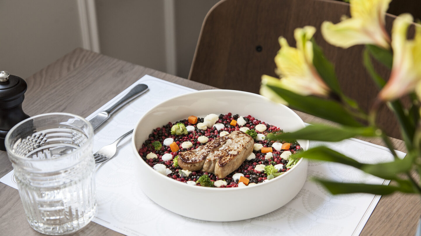 La ensalada de lentejas y foie de Hermosos & Malditos.