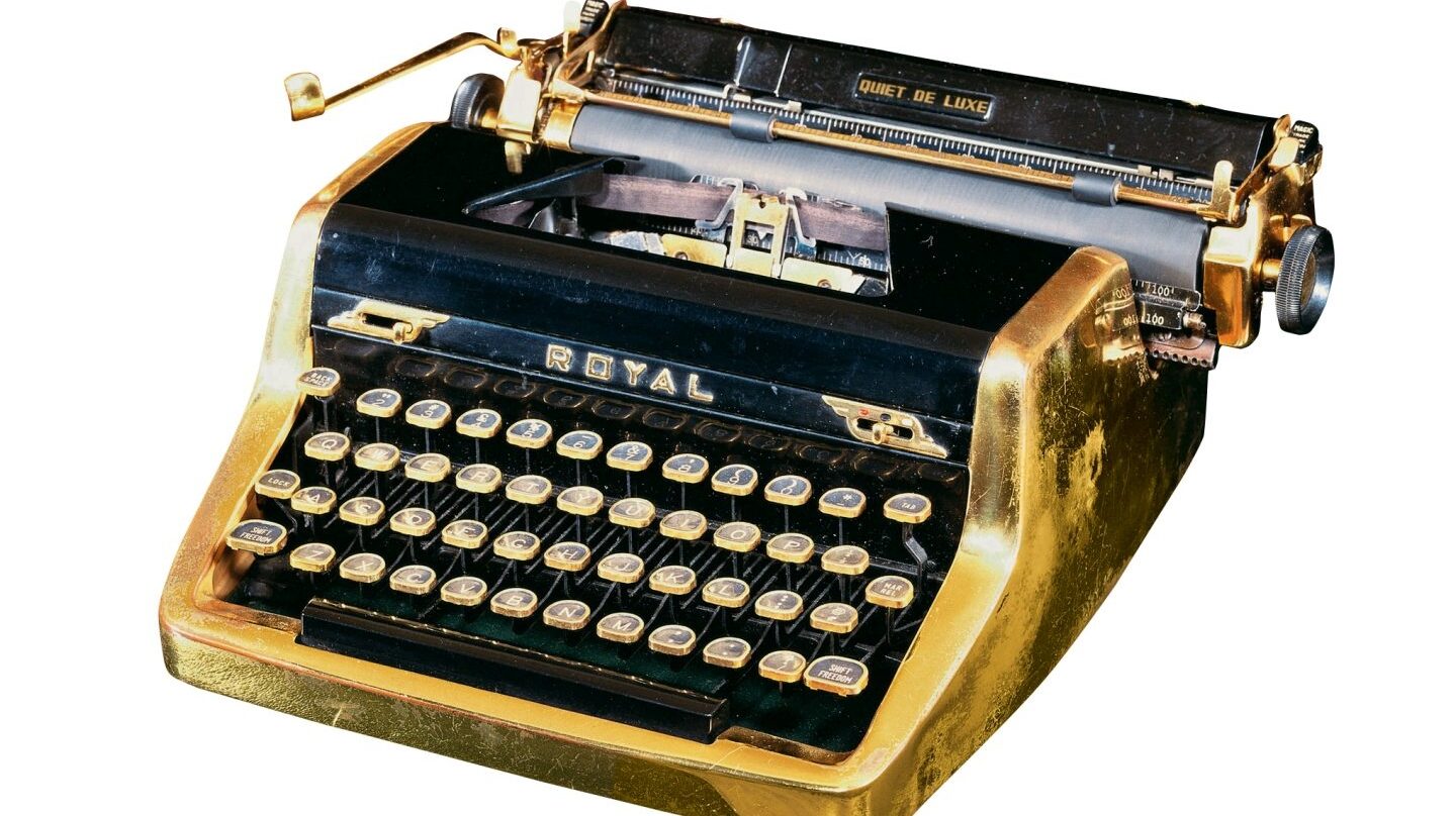 Máquina de escribir dorada de Ian Fleming