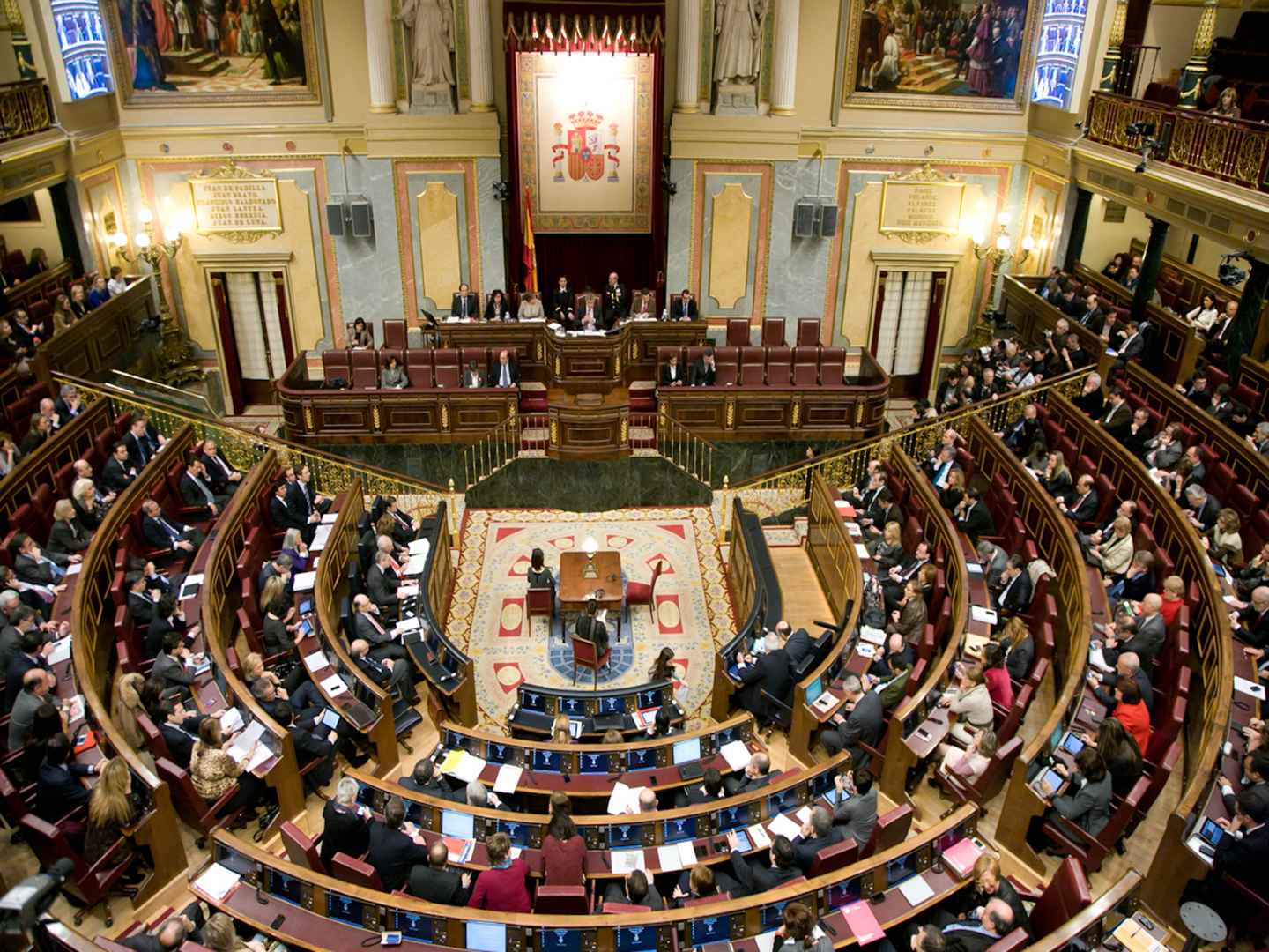 El chollo de ser diputado en España: ocho parlamentos pagan dietas incluso en agosto