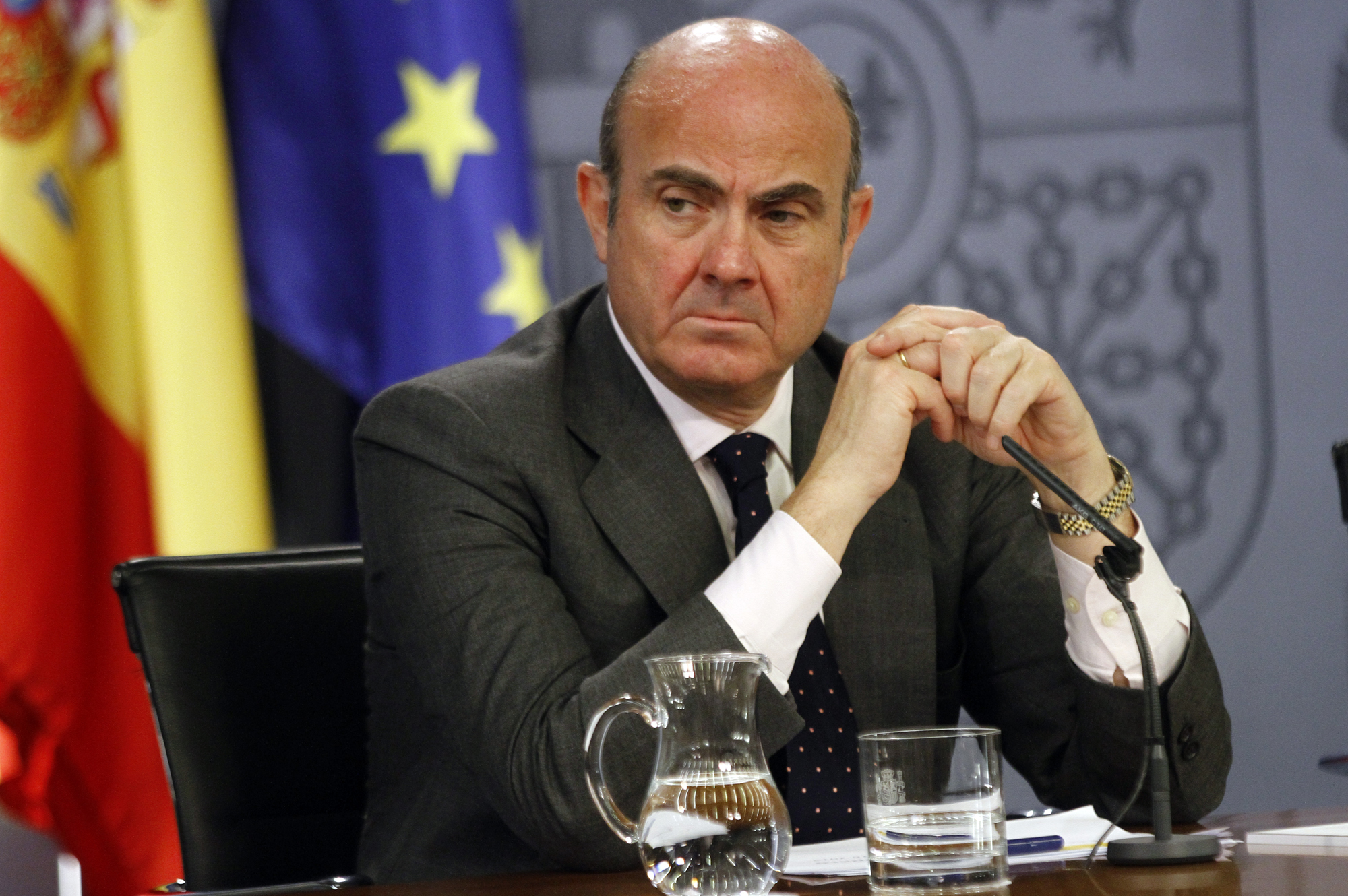 El ministro de Economía, Luis de Guindos, durante una comparecencia.