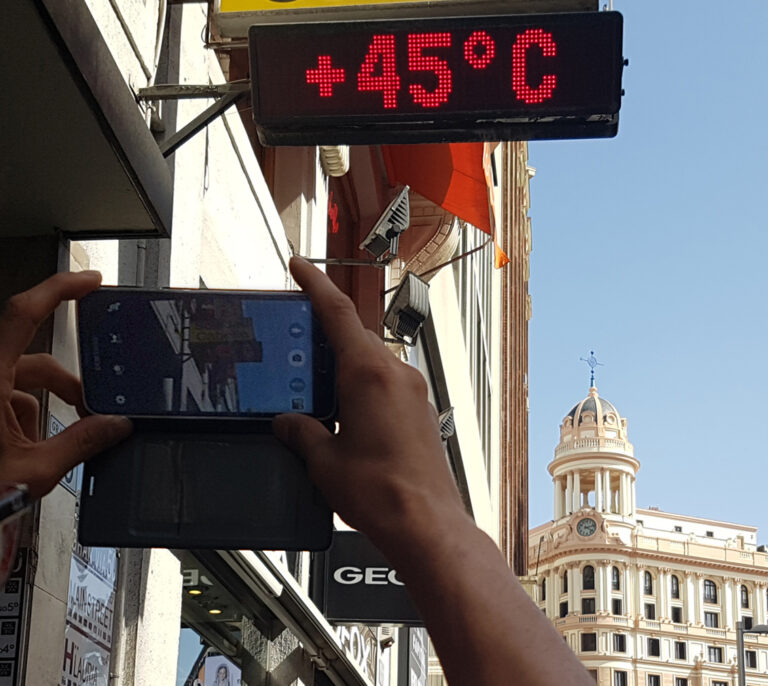 La ola de calor que continuará mañana deja dos muertos y temperaturas de 44ºC