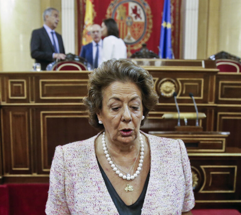 El PP del Senado pide ahora, con Barberá en el Mixto, el fin de los aforamientos