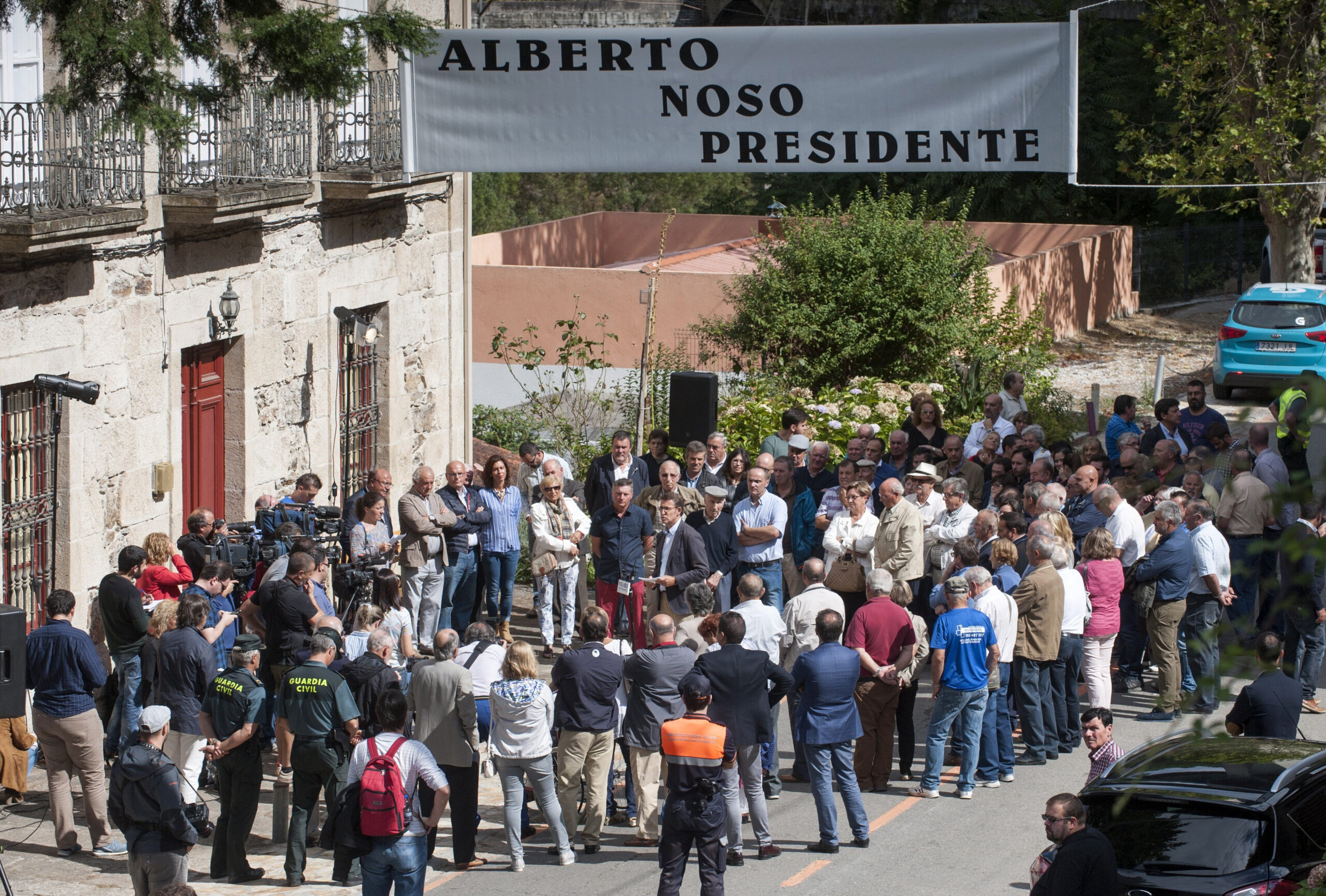 Los dos mundos que explican el aguante de Feijóo en Galicia