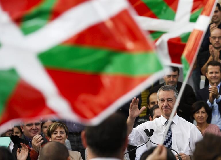 Las legislaturas en el País Vasco y Galicia arrancan sin posibilidad de bloqueo