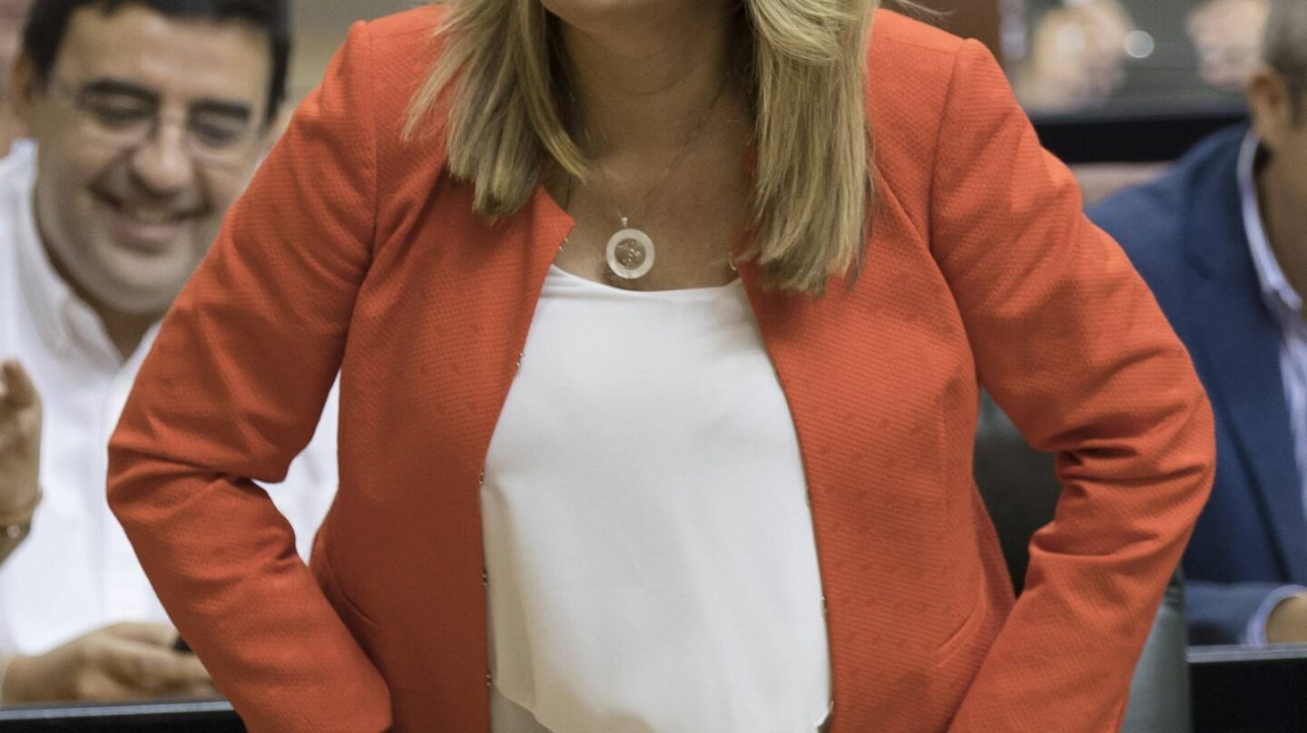 Susana Díaz, en su escaño del Parlamento de Andalucía durante una sesión de control al Gobierno.
