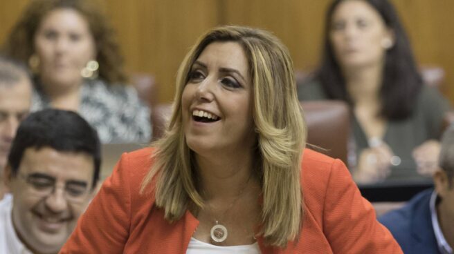 Susana Díaz, en su escaño del Parlamento de Andalucía durante una sesión de control al Gobierno.