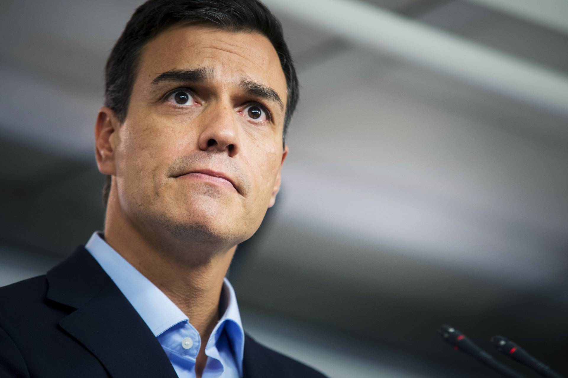 Pedro Sánchez niega toda posibilidad de dimitir y se pone en manos de la militancia