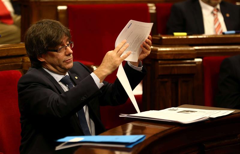 Puigdemont supera la moción de confianza con el respaldo de la CUP