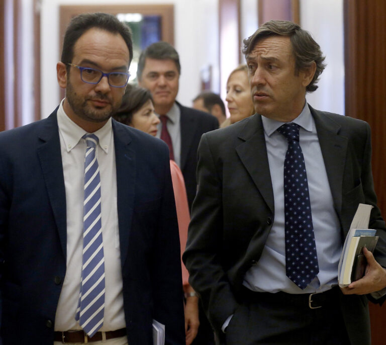 El PSOE evita el cuerpo a cuerpo con el PP por la corrupción porque 'ya no es rentable'