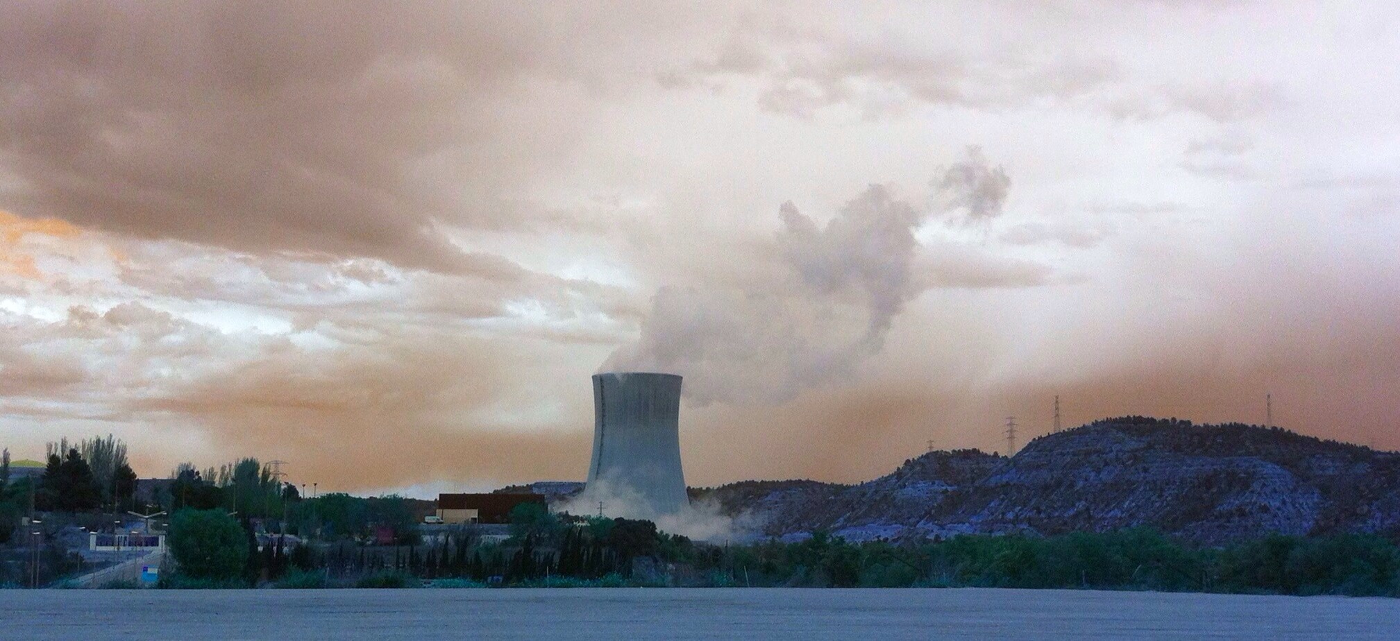 Las eléctricas creen que sus propios residuos obligan a retrasar el apagón nuclear a 2045