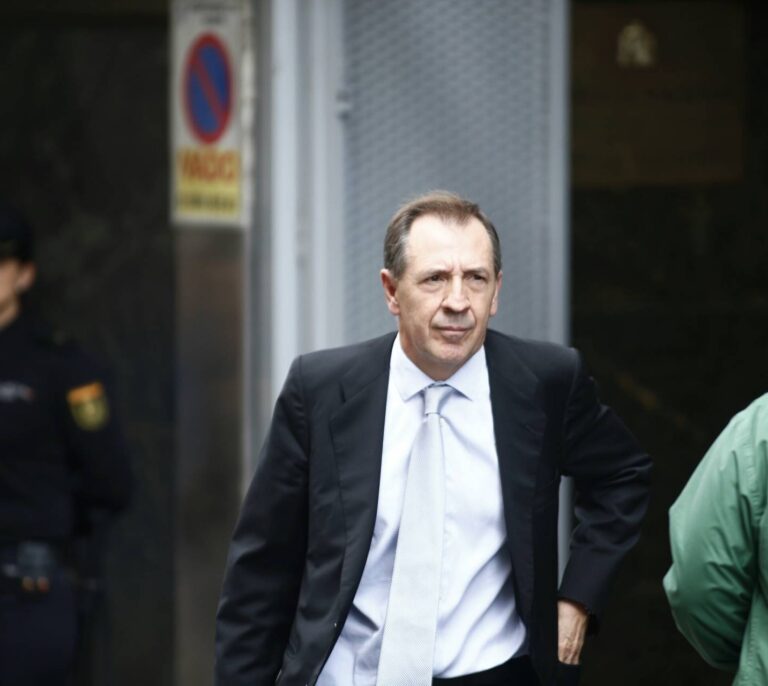 Bankia descarga el escándalo de las tarjetas opacas en Sánchez Barcoj