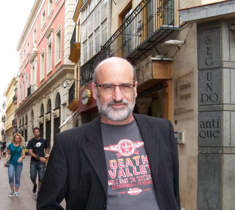 Cien intelectuales firman un escrito por un final de ETA "sin impunidad"