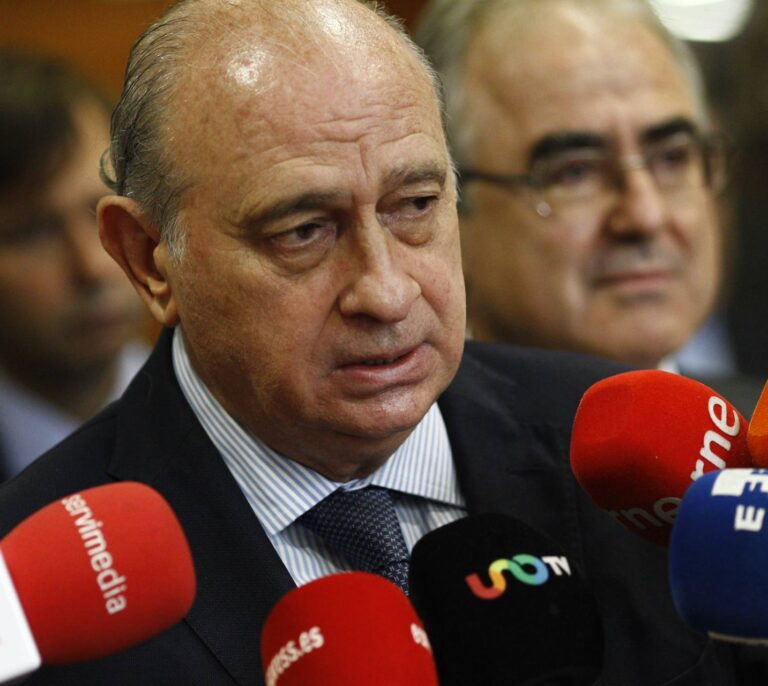 La Comisión que investiga a Fernández Díaz amenaza con disolverse antes de nacer