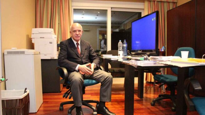 Las obras de arte del 'prófugo de los ERE' esperan 'sentencia' en un almacén de Girona Eduardo Pascual, fotografiado en octubre de 2014 en la vivienda en la que se encontró la cámara acorazada.