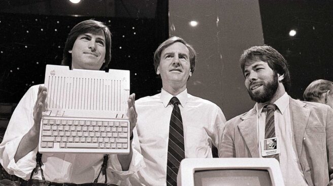 John Sculley, Steve Jobs y Steve Wozniak