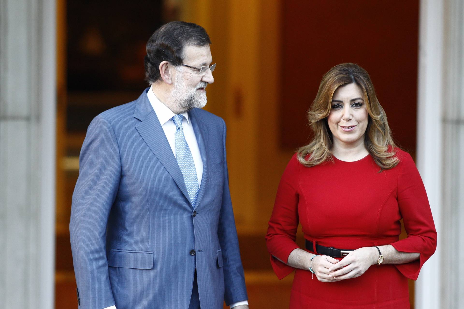 Rajoy da oxígeno a Susana Díaz al no recurrir las 35 horas de los funcionarios