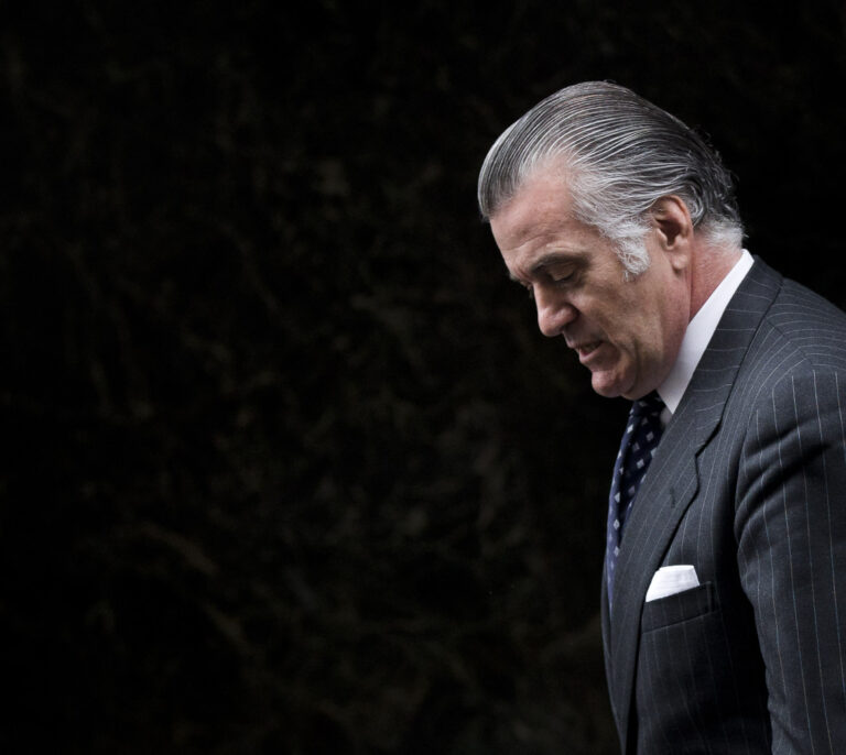IU pide al juez incorporar a la Caja B los pagos en trajes a Rajoy, Rato, Trillo y Cascos