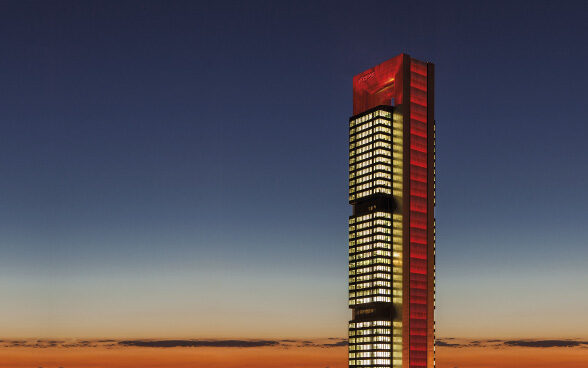 La Torre Cepsa de Madrid, propiedad de Pontegadea, la inmobiliaria de Amancio Ortega.