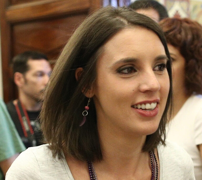 Podemos defiende que negar el referéndum supone interpretar "restrictivamente" la ley