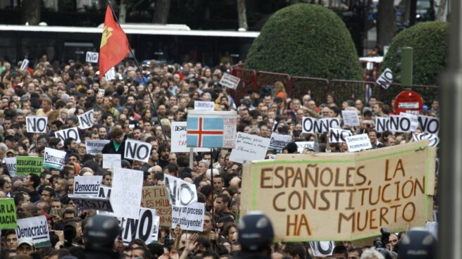 Rodea el Congreso: una convocatoria que cuestiona el "ilegítimo" régimen democrático