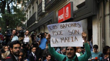 La crispación se instala en (la calle) Ferraz