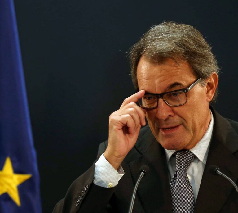 Mas desmiente a Homs y niega que el gobierno ofreciera pactar el 9-N