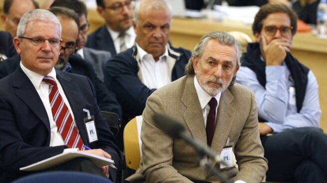 Francisco Correa, junto a Pablo Crespo durante una declaración. Francisco Correa, junto a Pablo Crespo durante una declaración.