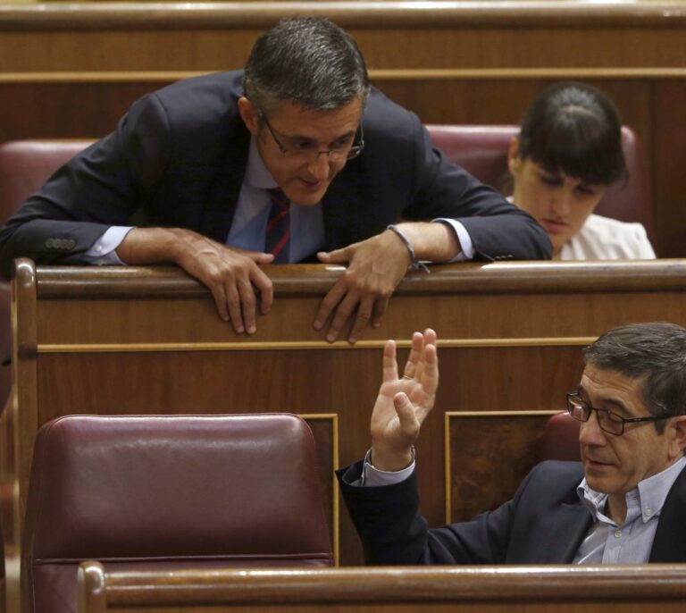 Madina aboga por la abstención para comenzar a "derogar la obra de Rajoy"