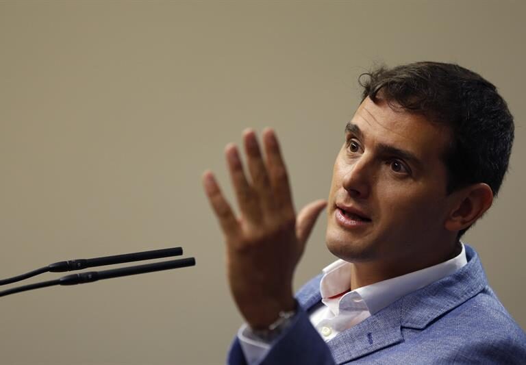 Albert Rivera visita a Javier Fernández en Asturias con la moción en Murcia de fondo