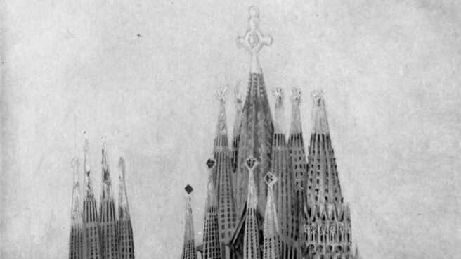 Colau descubre la Sagrada Familia