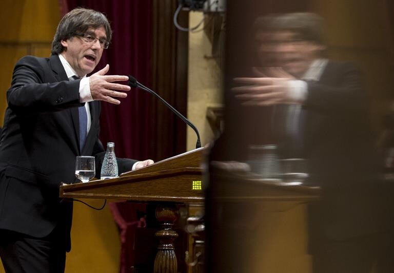 Puigdemont convoca la Cumbre del Referéndum para la víspera de Nochebuena