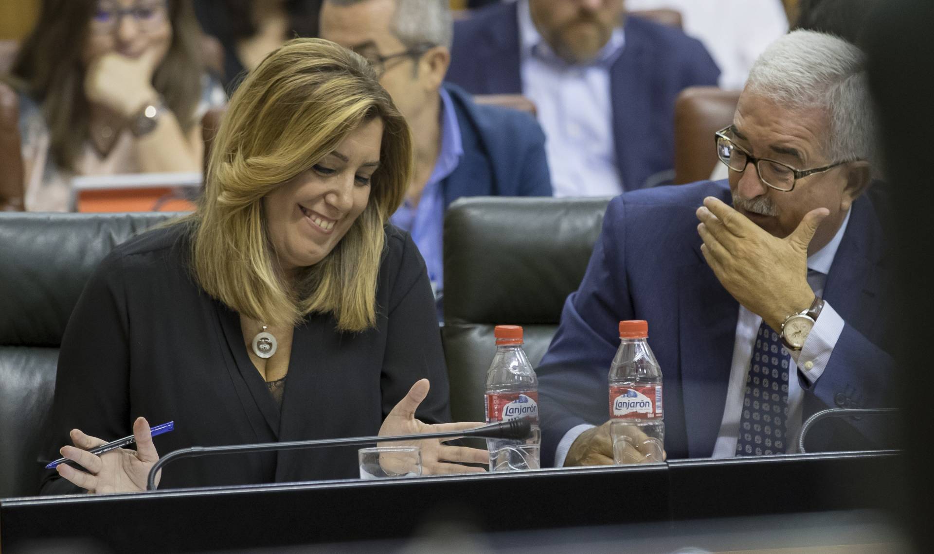Susana Díaz quiere que todo el grupo socialista apoye a Rajoy y deje solo a Sánchez