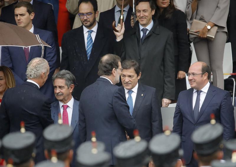 Rajoy invita a Javier Fernández al Congreso del PP
