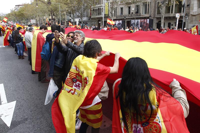 Más de 5.000 personas celebran el día de la Hispanidad en Barcelona