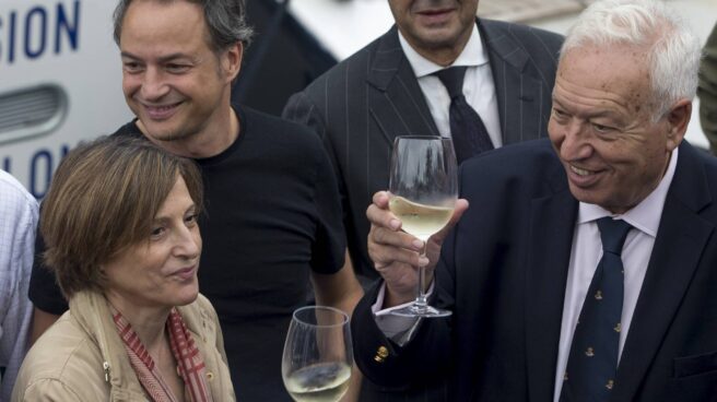 El ministro de Asuntos Exteriores, José Manuel García Margallo, y la presidenta del Parlament de Cataluña, Carme Forcadell, el pasado jueves.