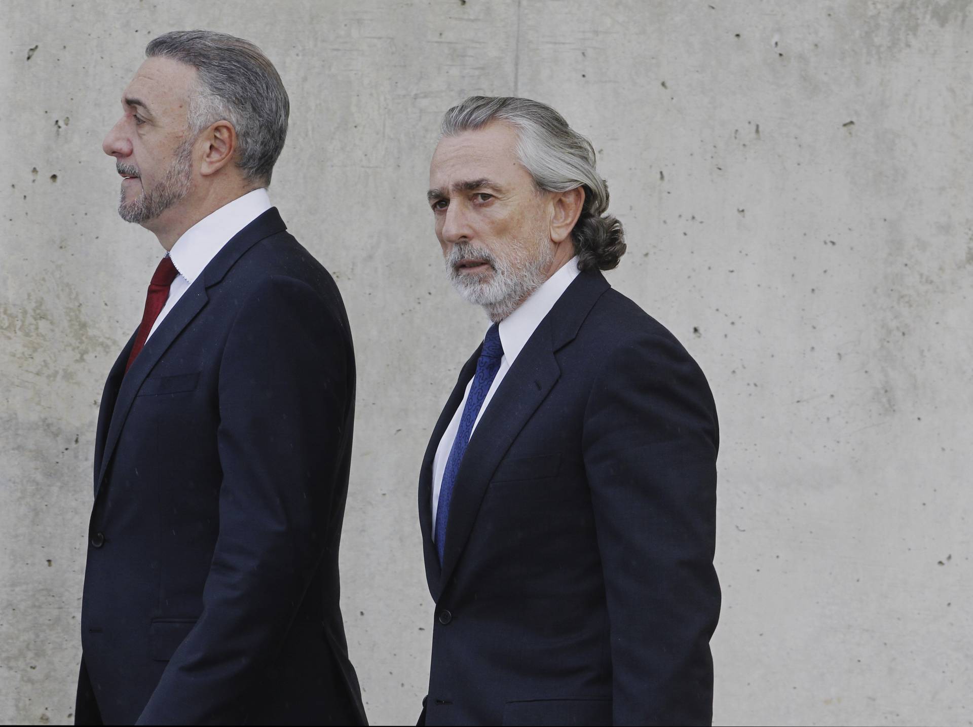 El presunto cabecilla de la trama Gürtel, Francisco Correa, a su llegada esta tarde de la Audiencia Nacional.