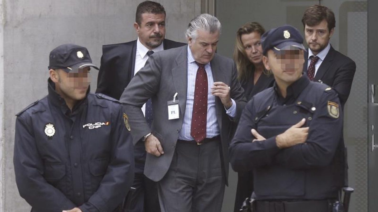 Luis Bárcenas, en uno de los descansos de la declaración de Correa.