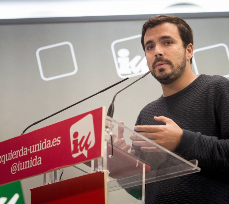 IU evita el choque con Carmena: "Sánchez Mato es víctima directa de la extorsión de Montoro"