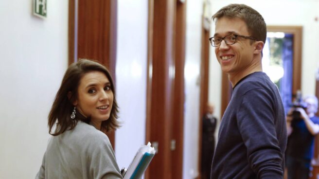 Irene Montero Iñigo Errejón Irene Montero, junto a Iñigo Errejón en los pasillos del Congreso.