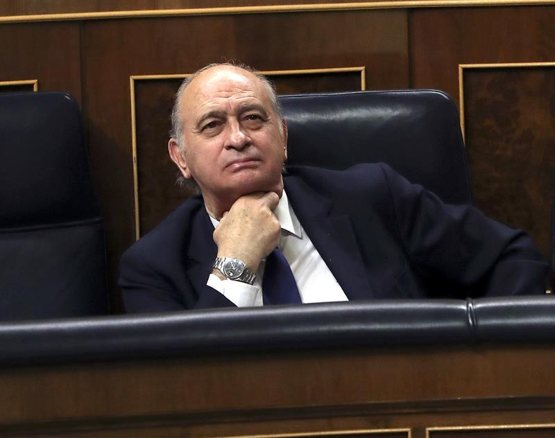 Fernández Díaz "embellece" la comisión de Exteriores del Congreso, según el PP