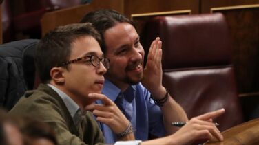 Ana Pastor llama la atención a Iglesias por la protesta contra Fernández Díaz