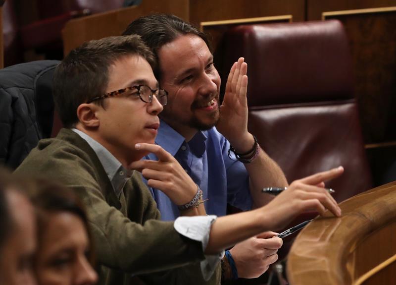 Ana Pastor llama la atención a Iglesias por la protesta contra Fernández Díaz