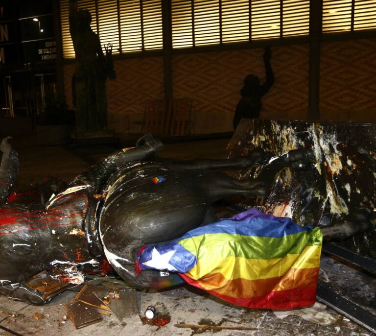 La CUP defiende que la estatua de Franco siga en la calle para que pueda ser atacada