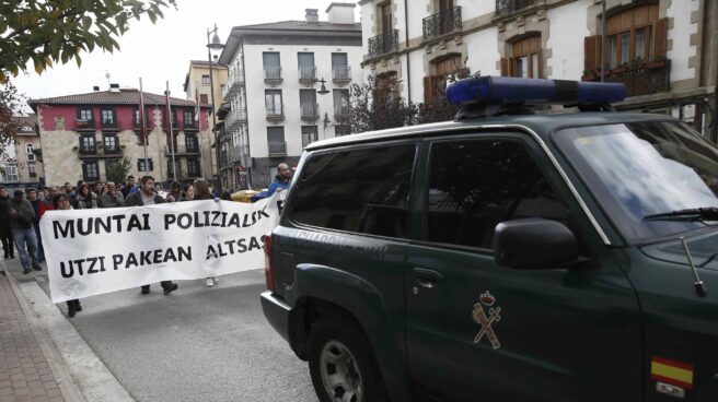 Identifican a 12 de los presuntos autores de la agresión a guardias civiles en Alsasua