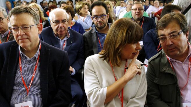 Armengol, entre Ximo Puig y Fernández Vara en el Comité Federal del PSOE.