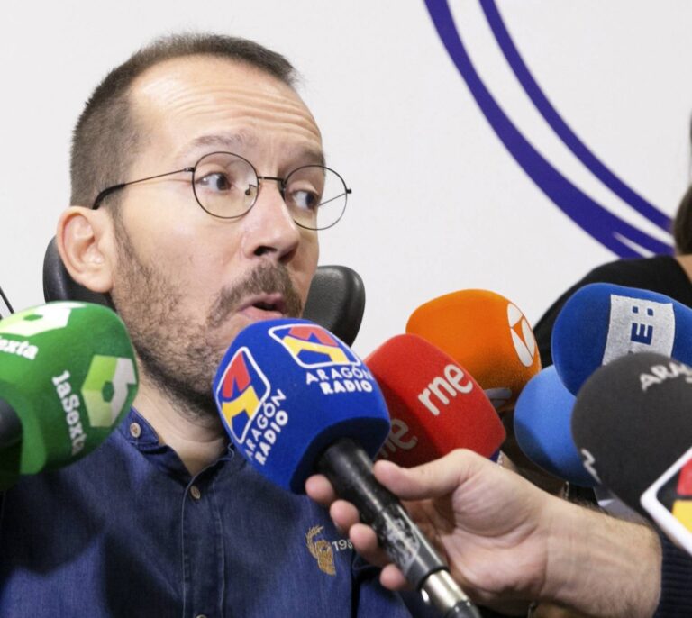 Echenique deja su escaño en Aragón para organizar Podemos en una "compleja fase"