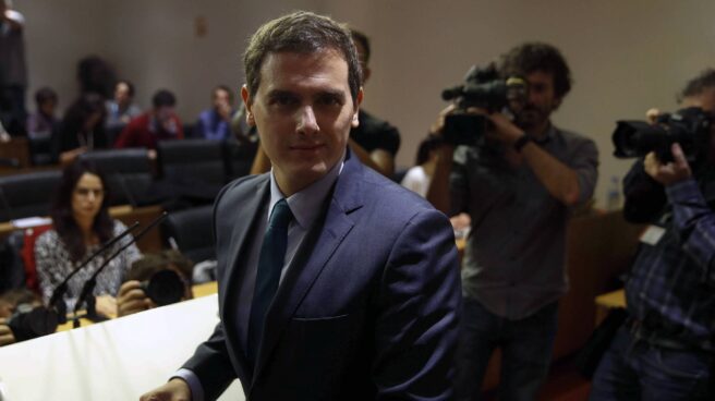 Albert Rivera, durante su comparecencia tras su encuentro con el Rey. Albert Rivera, durante su comparecencia tras su encuentro con el Rey.
