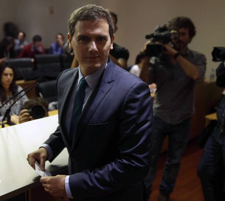 Rivera: "No es posible estar rodeando el Congreso y votando en la Cámara a la vez"