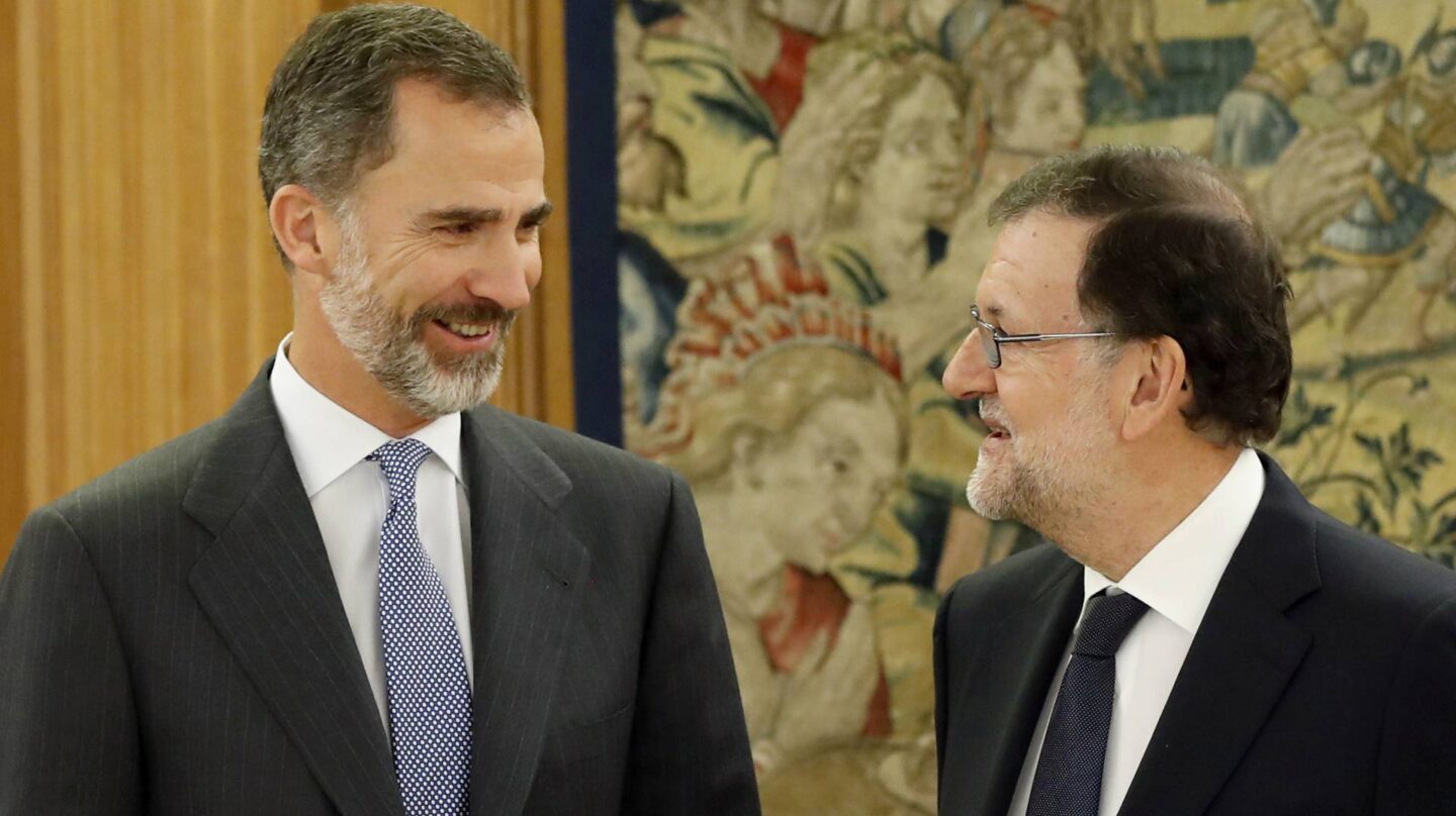 El Rey Felipe VI, junto a Mariano Rajoy.